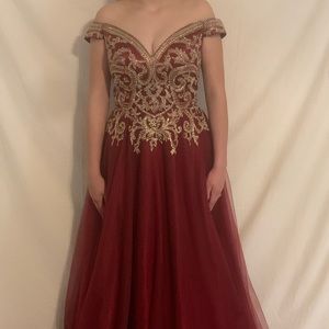 Juliet Classic Formal Off-The Shoulder Dress